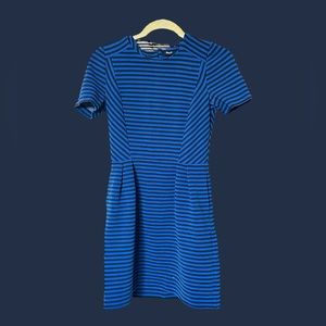 Short-sleeve Madewell dress with pockets! Comfy and great to dress up or down!